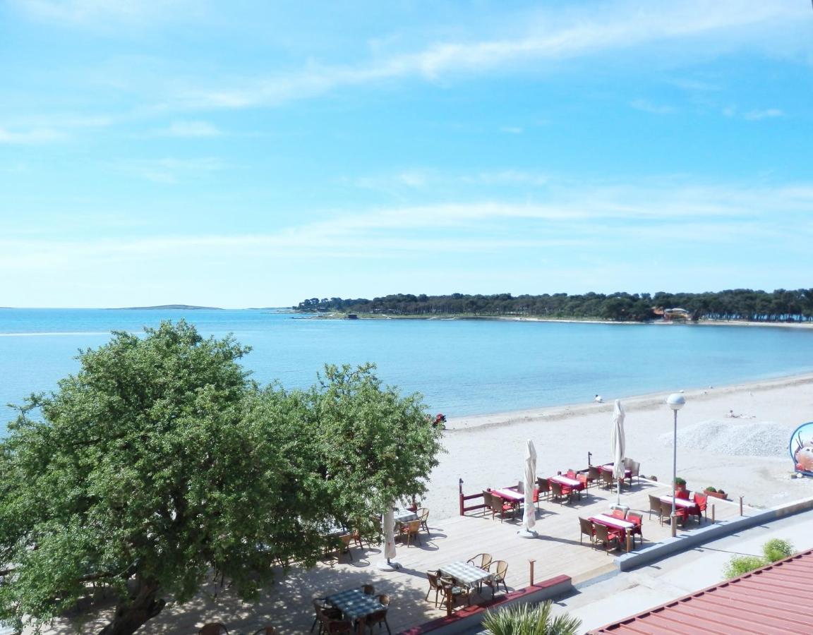 Idila Sea Front Apartments Medolino Esterno foto
